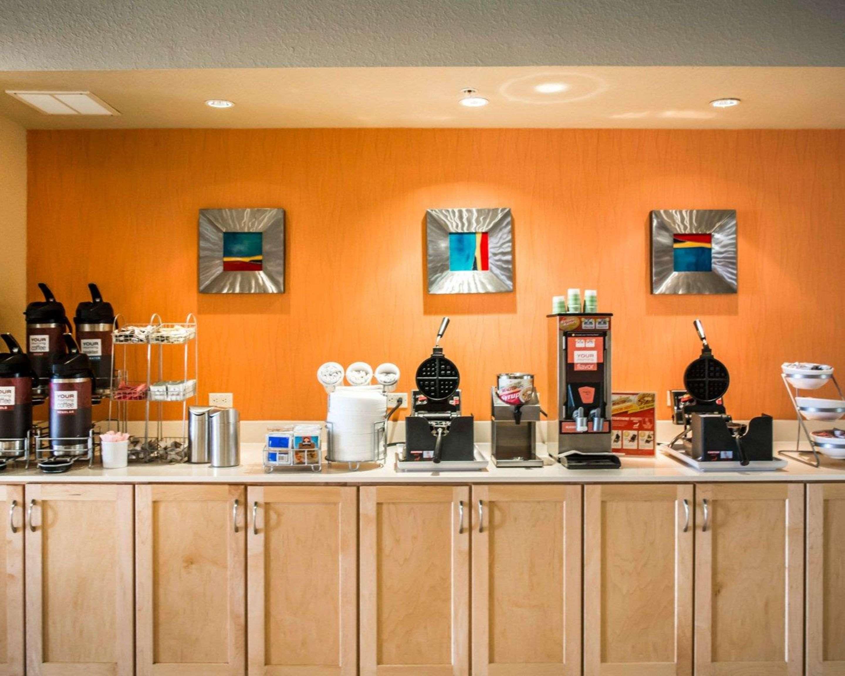 Hampton By Hilton Fairgrounds Casino Hotel 3*