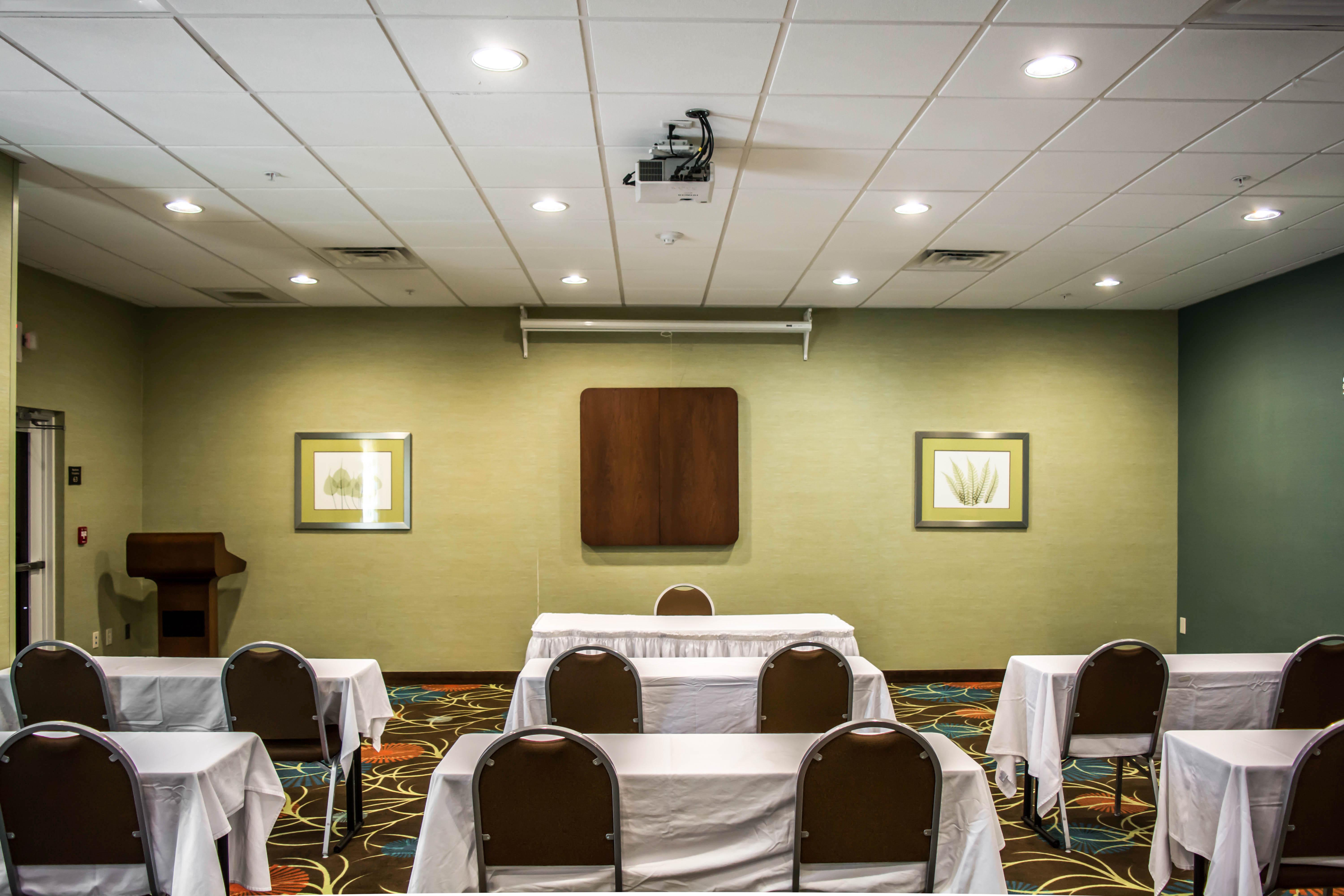 Hampton By Hilton Fairgrounds Casino Hotel 3*